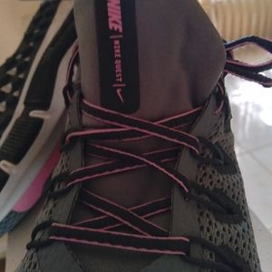 Nike Shoes, size 5, grey & pink in color